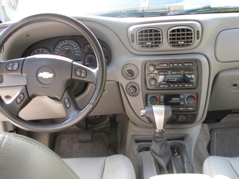 Chevrolet trailblazer 2005 салон