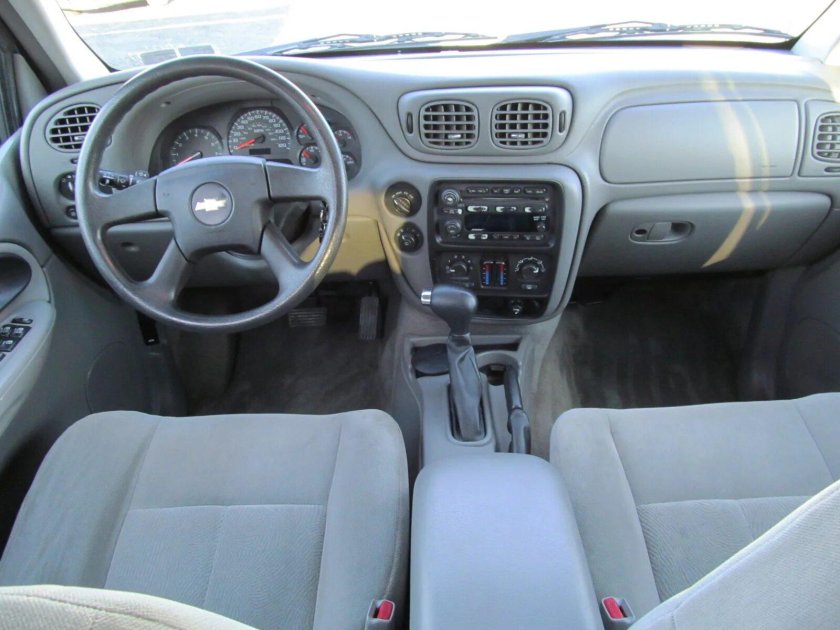 Chevrolet trailblazer 2005 салон