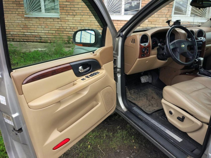 Chevrolet trailblazer 4.2 салон