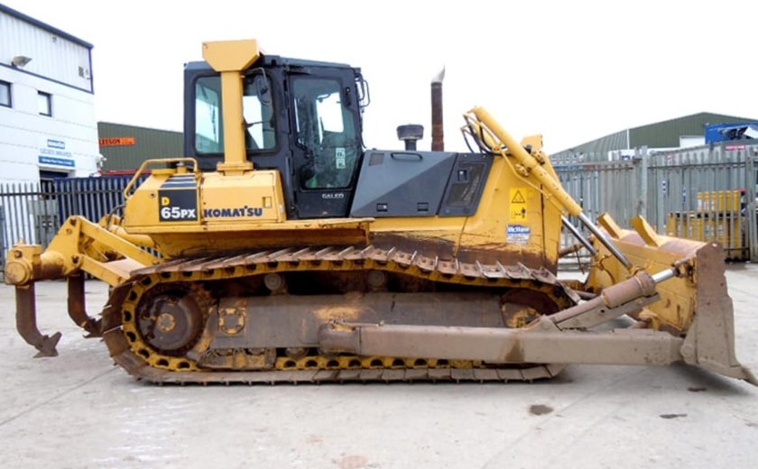 Бульдозер Komatsu d65