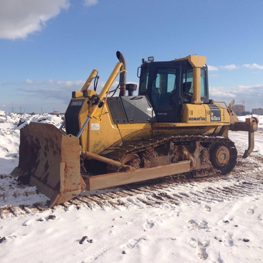 Бульдозер Komatsu d65
