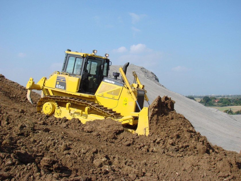 Бульдозер Komatsu d65