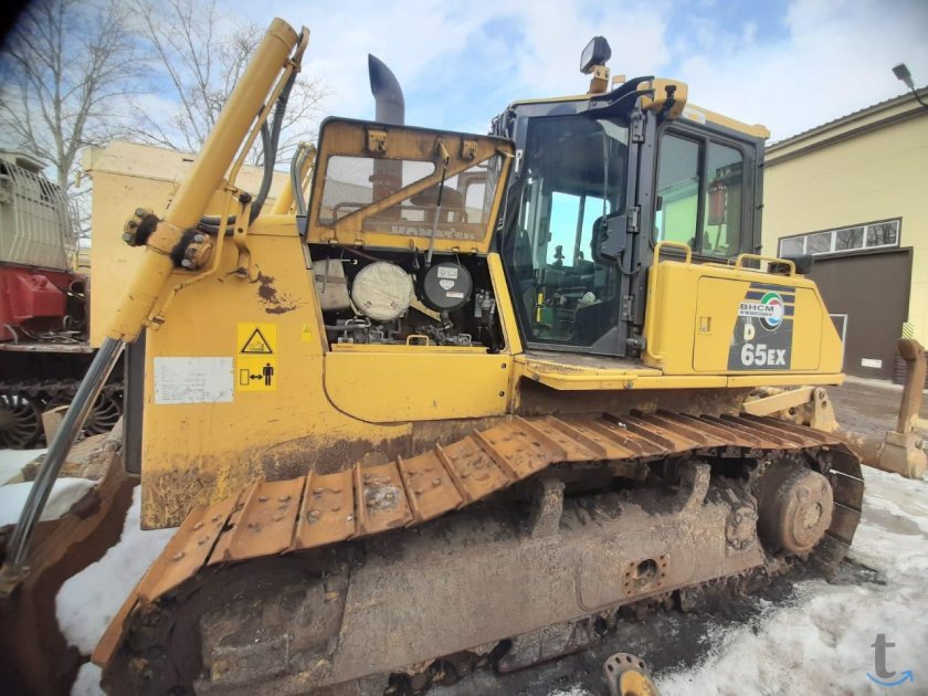 Комацу 65 бульдозер