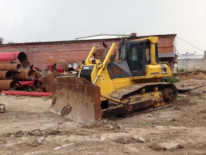 Бульдозер Komatsu d65