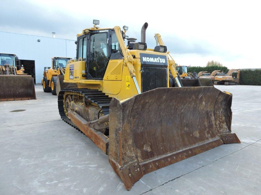Бульдозер Komatsu d65