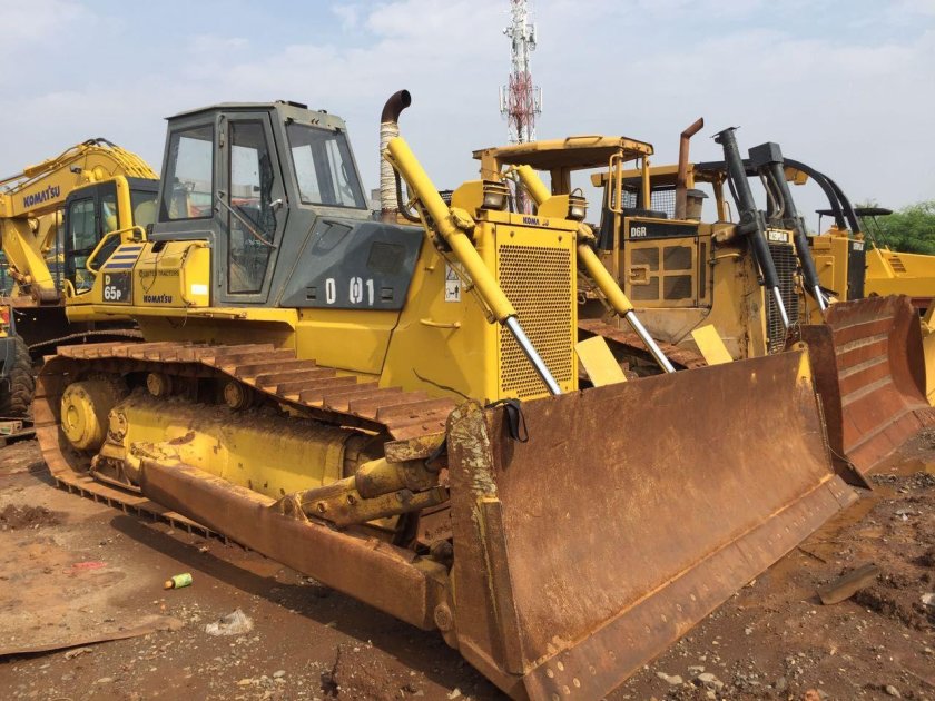 Коматсу д 65 бульдозер