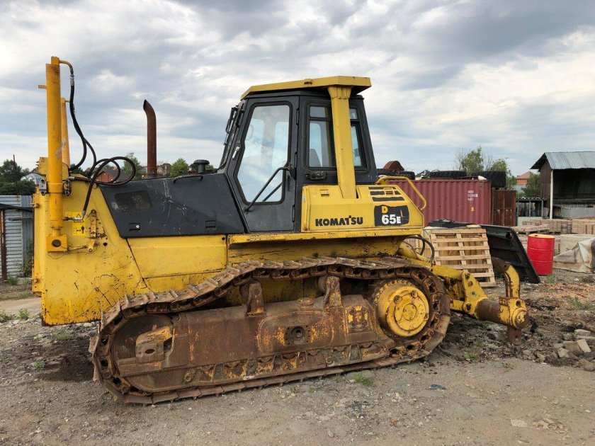 Бульдозер Коматсу 39 кабина