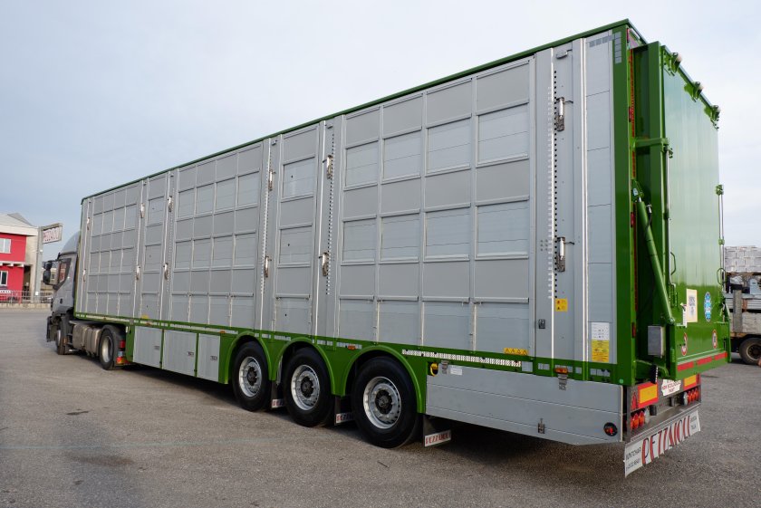 Скотовоз Pezzaioli sba63