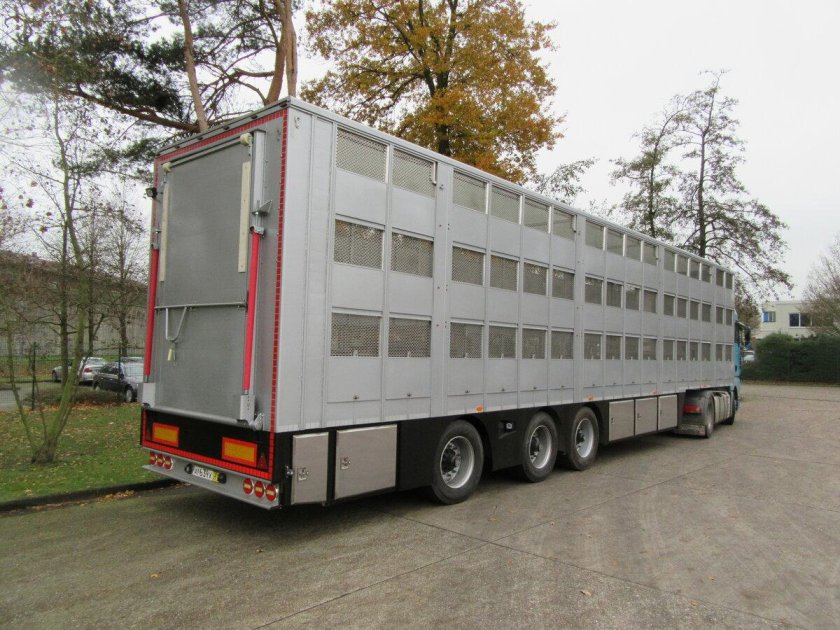 Скотовоз полуприцеп для КРС