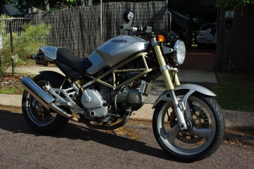 Дукати Монстер 750