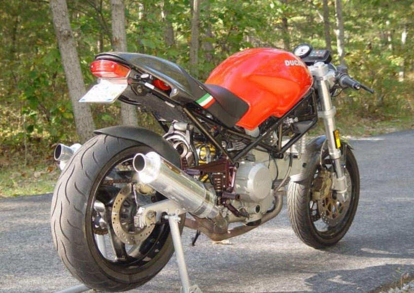 Ducati Monster 750