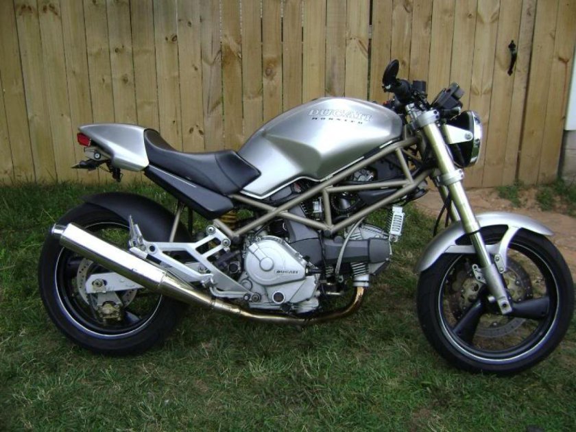 Ducati Monster 750