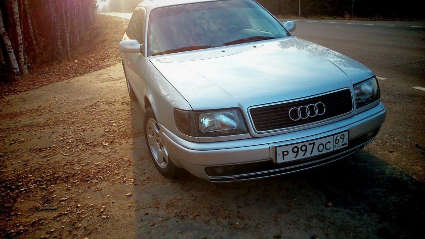 Ауди 100 2000г