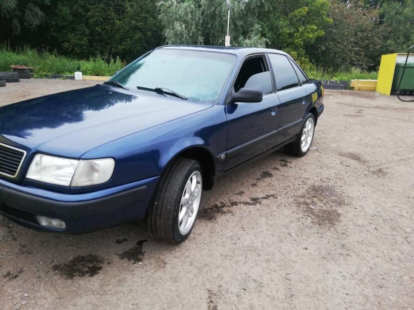 Ауди 100 с4 синяя