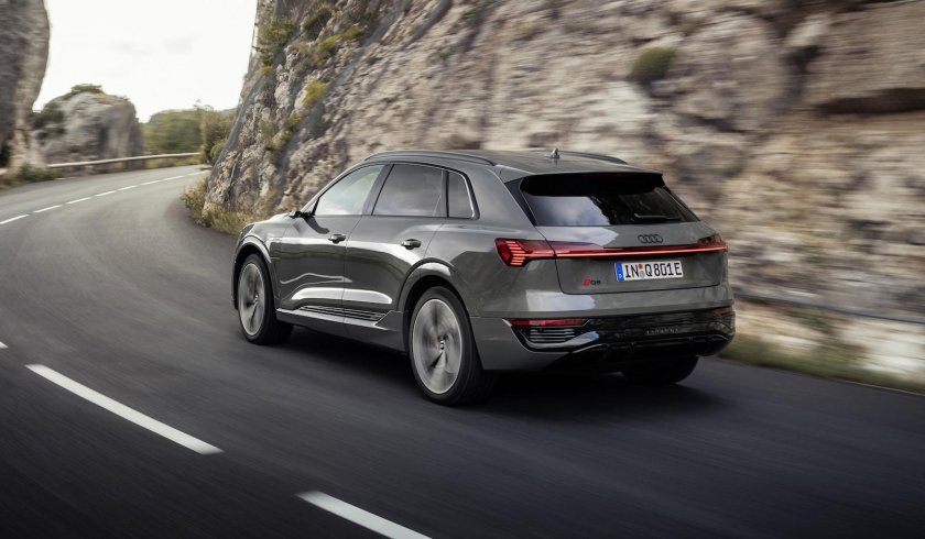 Q8 Sportback e-tron