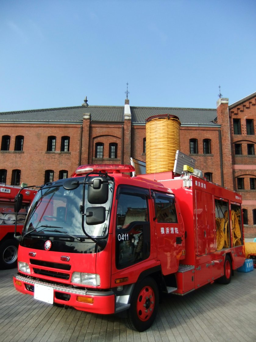 Isuzu грузовик