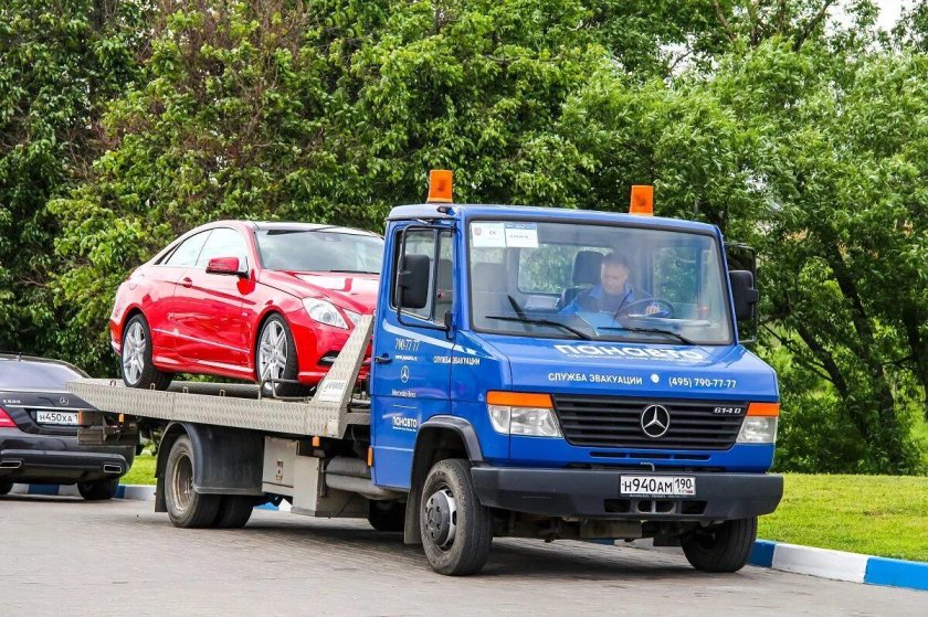 Mercedes Benz Vario эвакуатор
