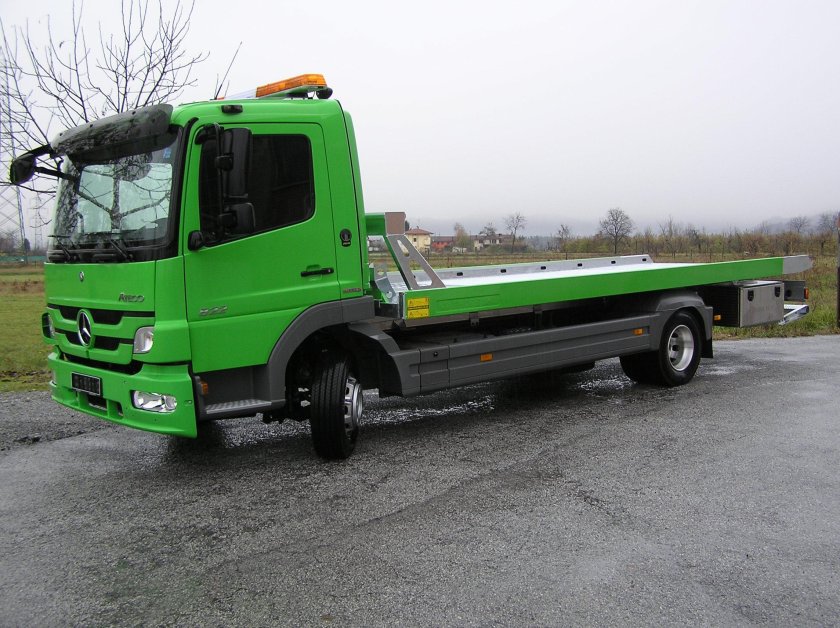 Эвакуатор Mercedes Atego