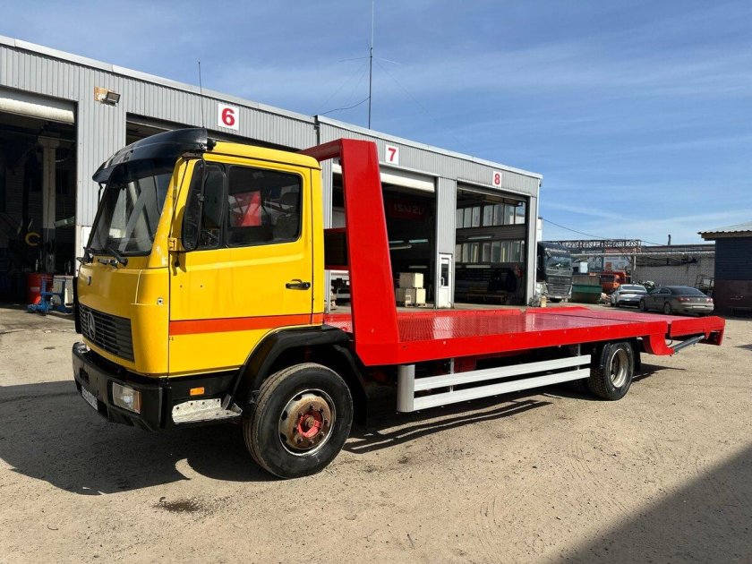 Эвакуатор мерседес атего