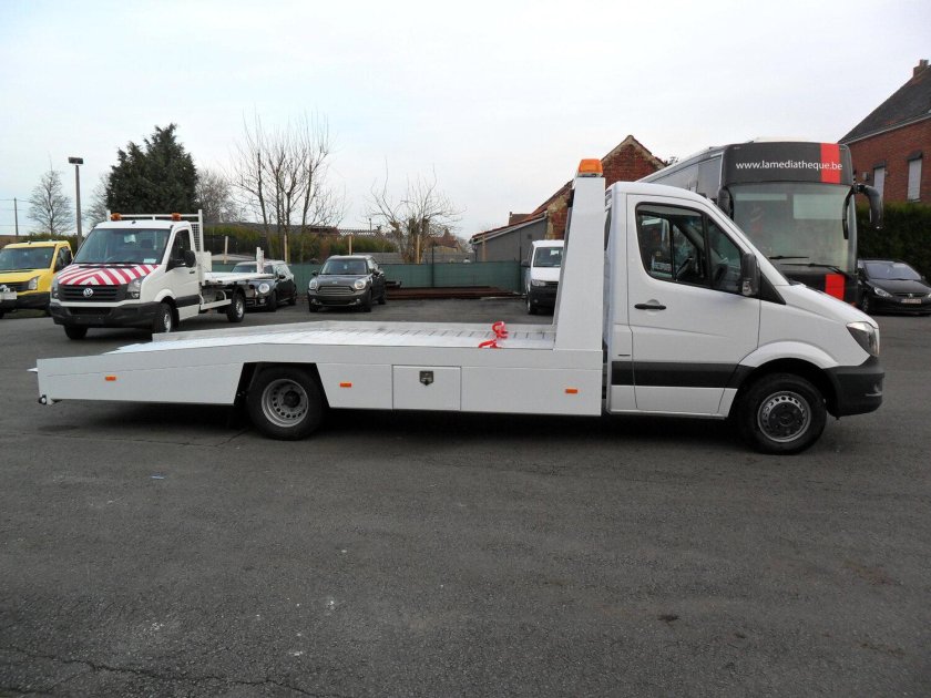 Эвакуатор Mercedes Sprinter