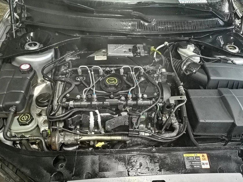 Подкапотка Форд Мондео 3 2.0 бензин