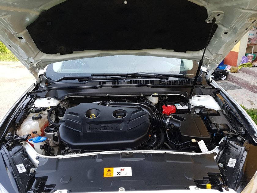 Подкапотка Форд Мондео 4 2.0