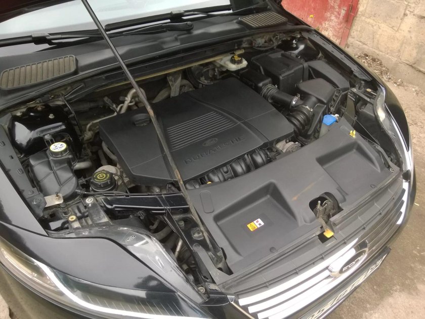 Подкапотка Форд Мондео 4 2.0