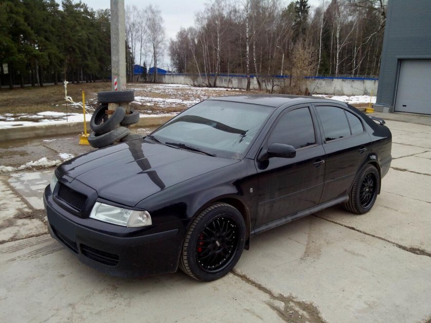 Skoda Octavia a4 черная