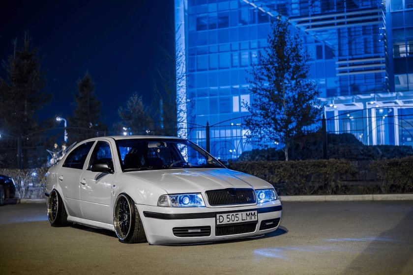 Skoda Octavia Tour stance