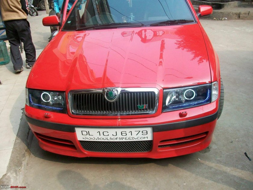 Skoda Octavia Tour ангельские глазки