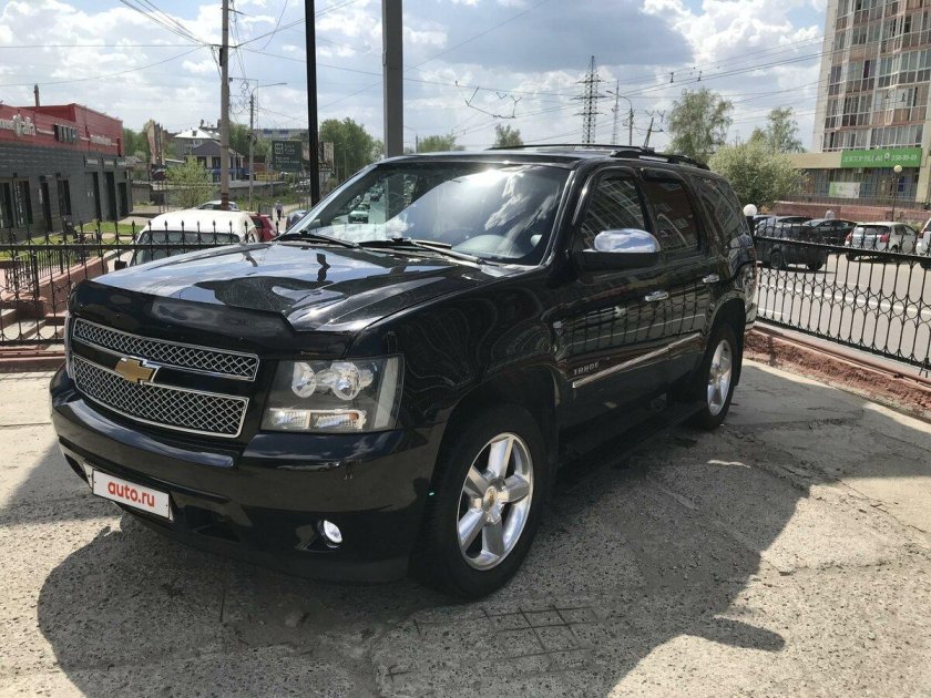 Chevrolet tahoe black 2011