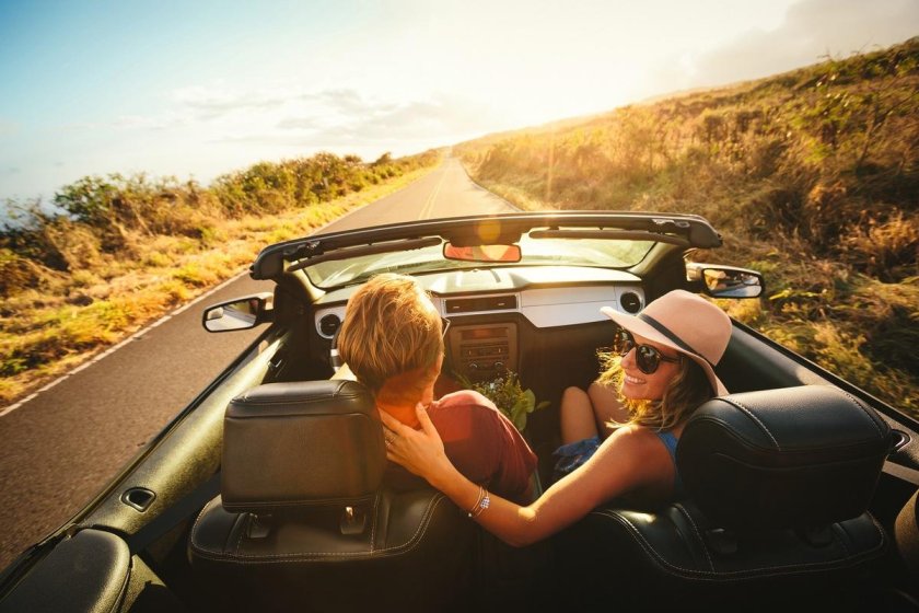 Девушка в кабриолете