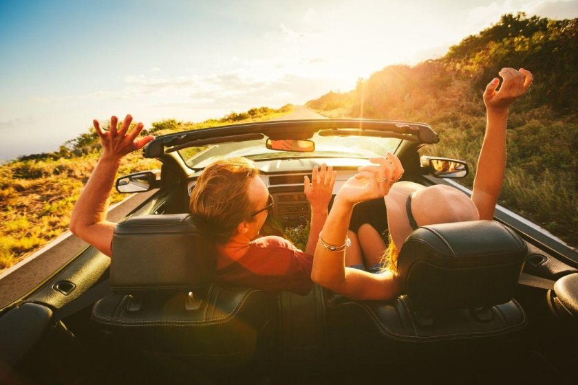 Девушка в кабриолете