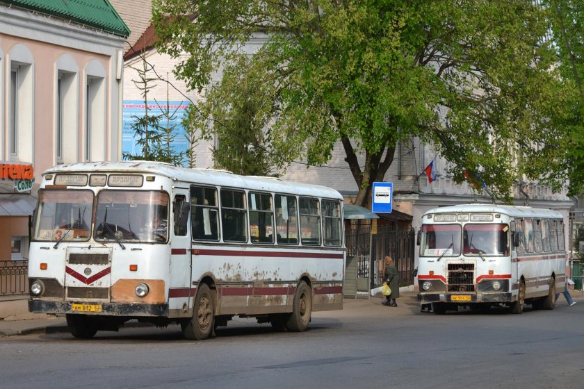 ЛИАЗ-677 автобус