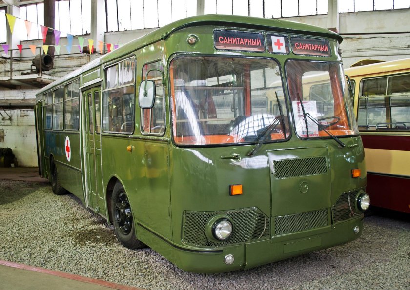 ЛИАЗ 677м