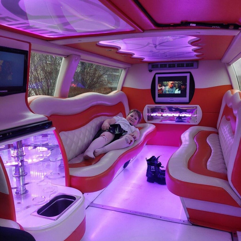 Лимузин внутри салона