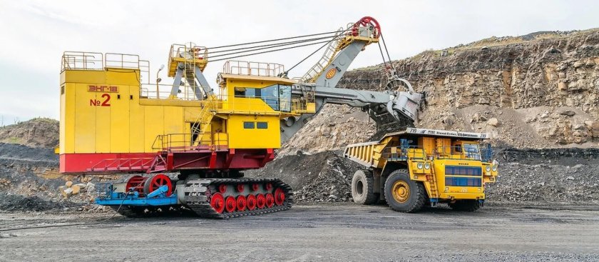 Карьерный экскаватор УЗТМ ЭКГ 35