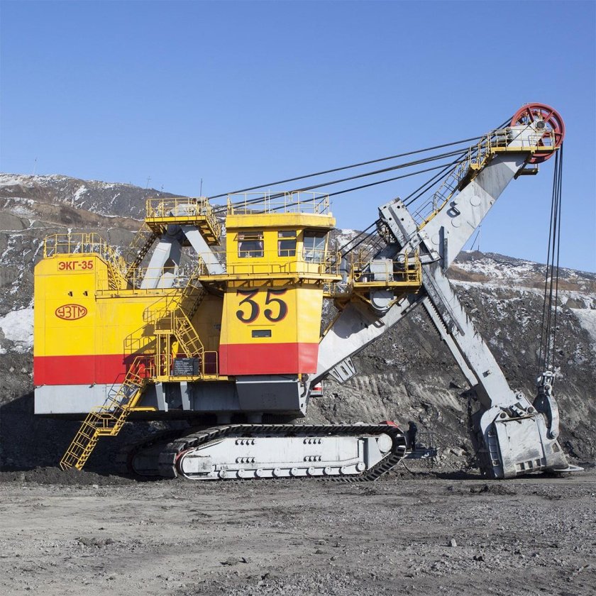 Карьерный экскаватор УЗТМ ЭКГ 35