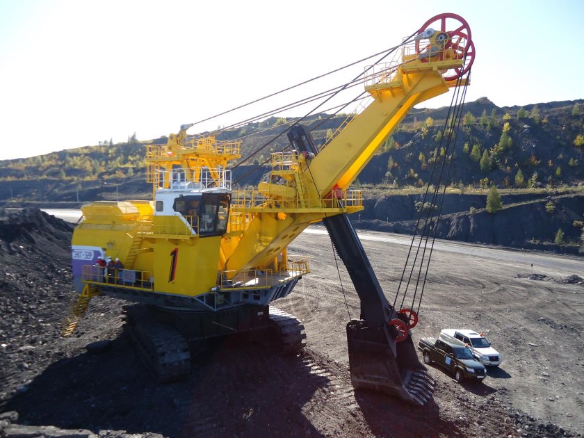 Карьерный экскаватор УЗТМ ЭКГ 35