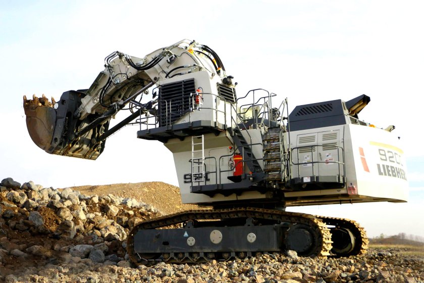 Liebherr r9200