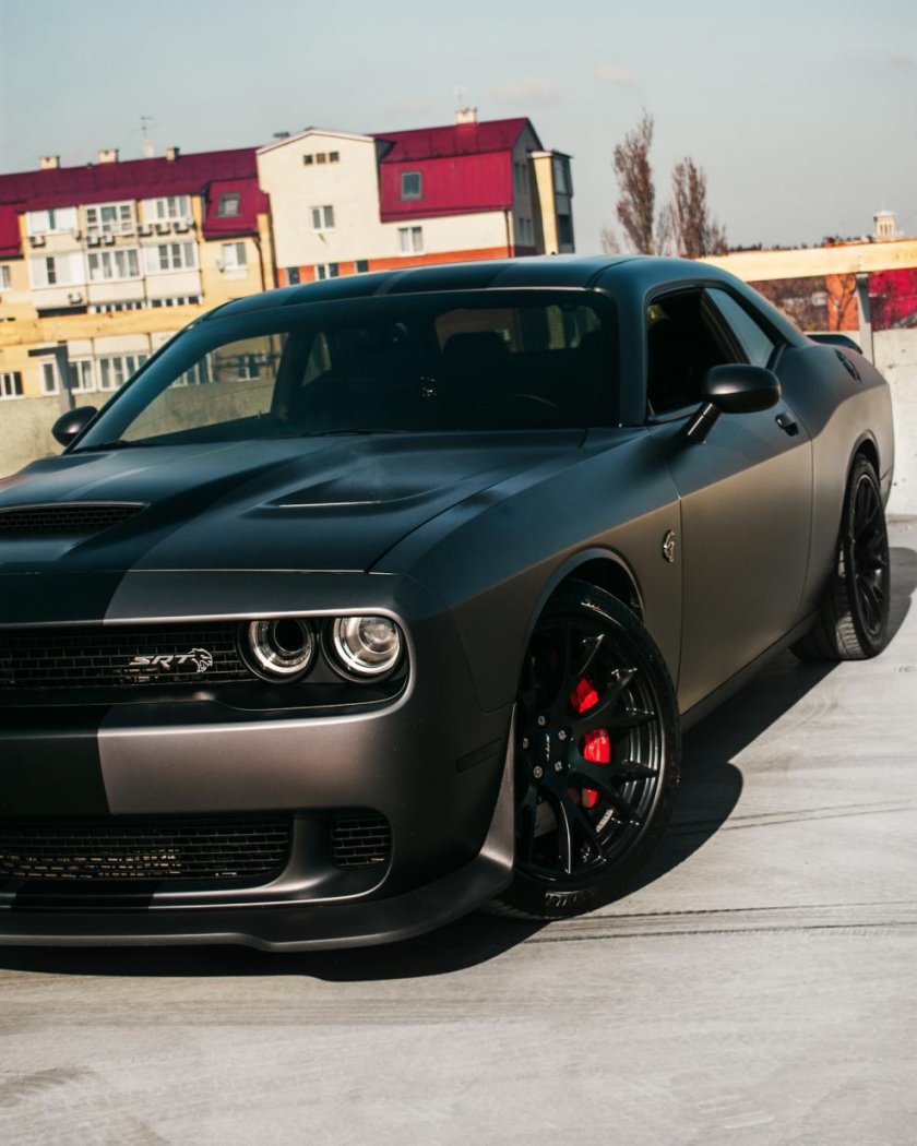 Dodge Challenger srt8