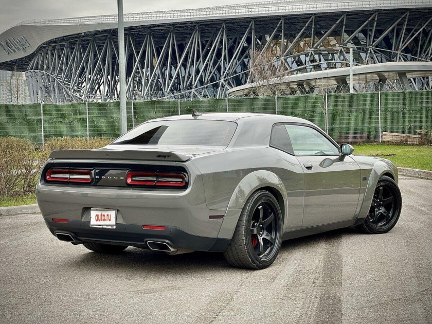 Dodge challenger hellcat 2020
