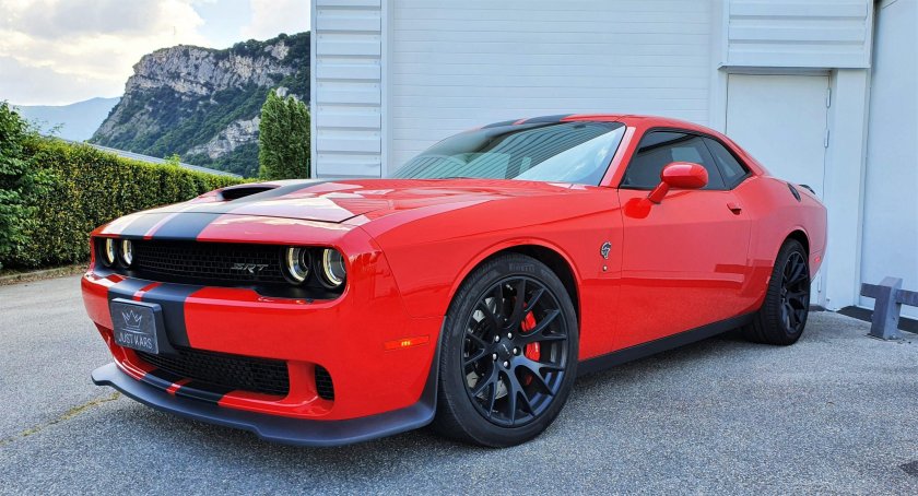 Dodge challenger hellcat 2015