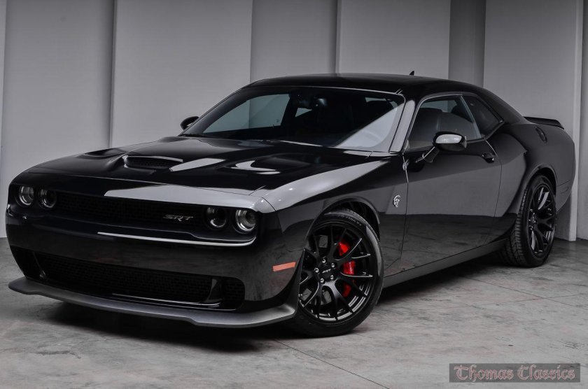 Додж Челленджер Хеллкэт черный