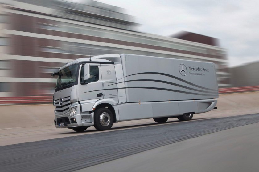 Mercedes aerodynamic Trailer