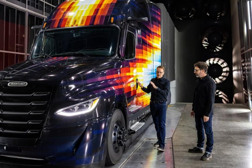 Фредлайнер Оптимус Прайм