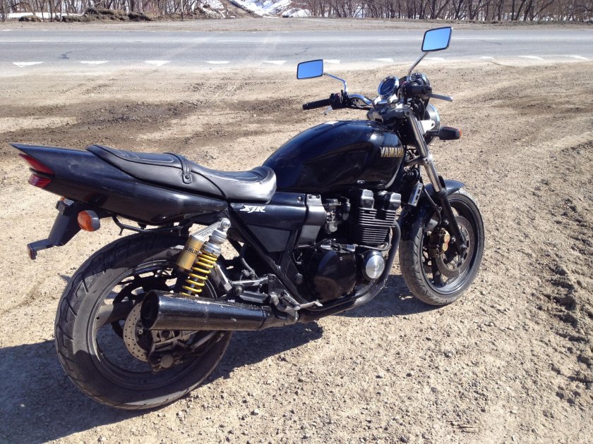 Yamaha XJR 400