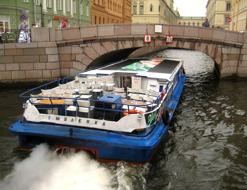 Теплоход Смоленка Санкт-Петербург