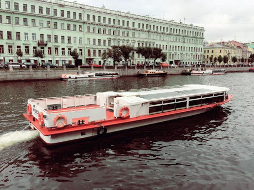 Теплоход Фонтанка СПБ