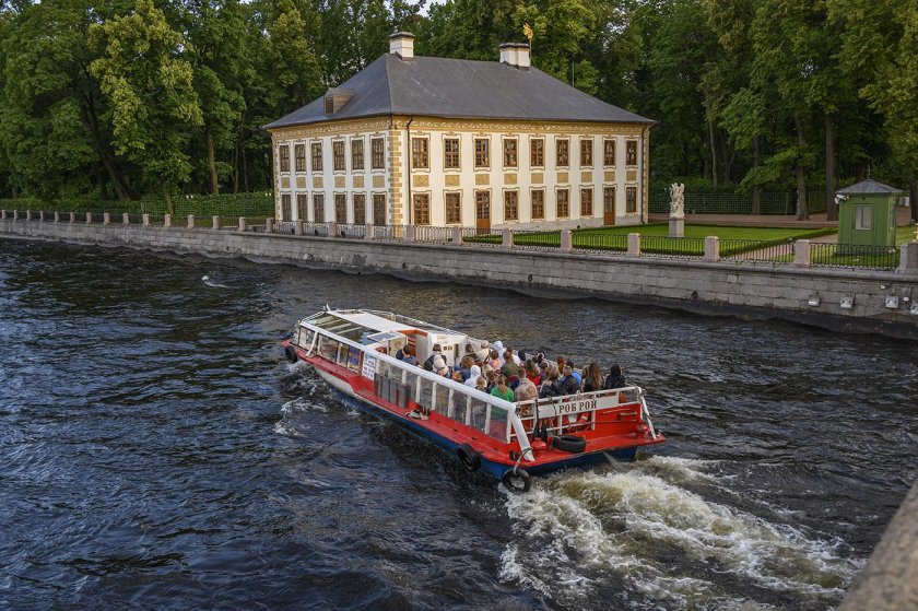 Речная баржа